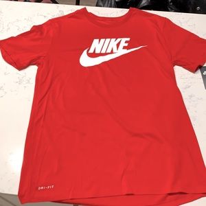 NWT Nike Dri-Fit men’s tee size L